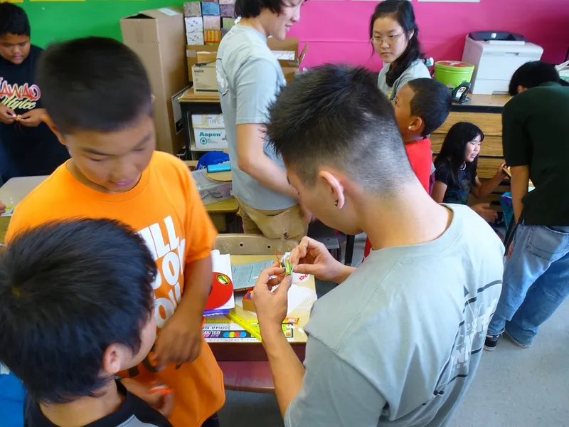 Hokulani Brushbot Workshop